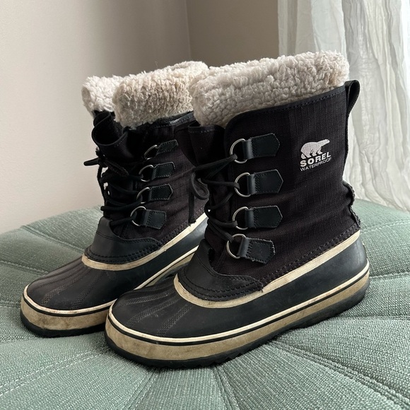 Sorel Yoot PAC Waterproof fur boots size 9 - Picture 1 of 10